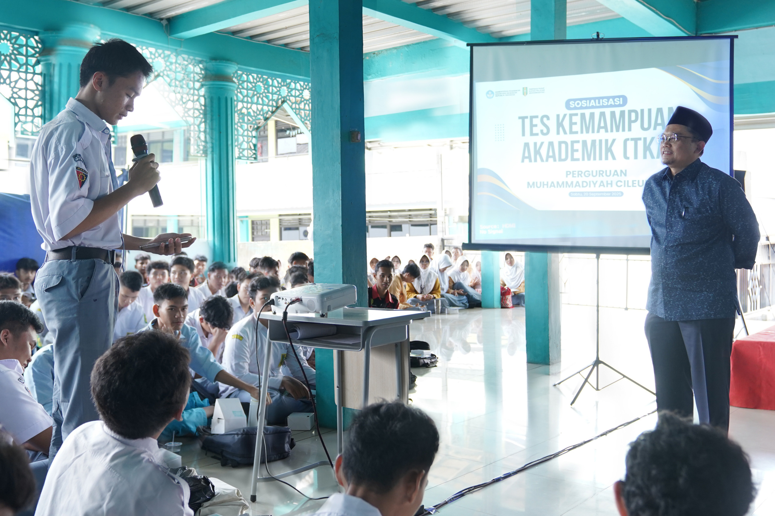 Read more about the article Wujud Partisipasi Semesta, Kolaborasi Kemendikdasmen dan Pelajar Dukung Pelaksanaan TKA