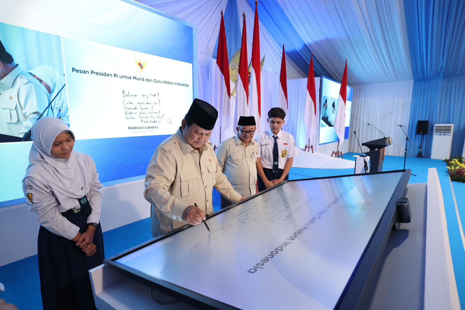 Read more about the article Guru dan Siswa Rasakan Langsung Dampak Digitalisasi Pembelajaran